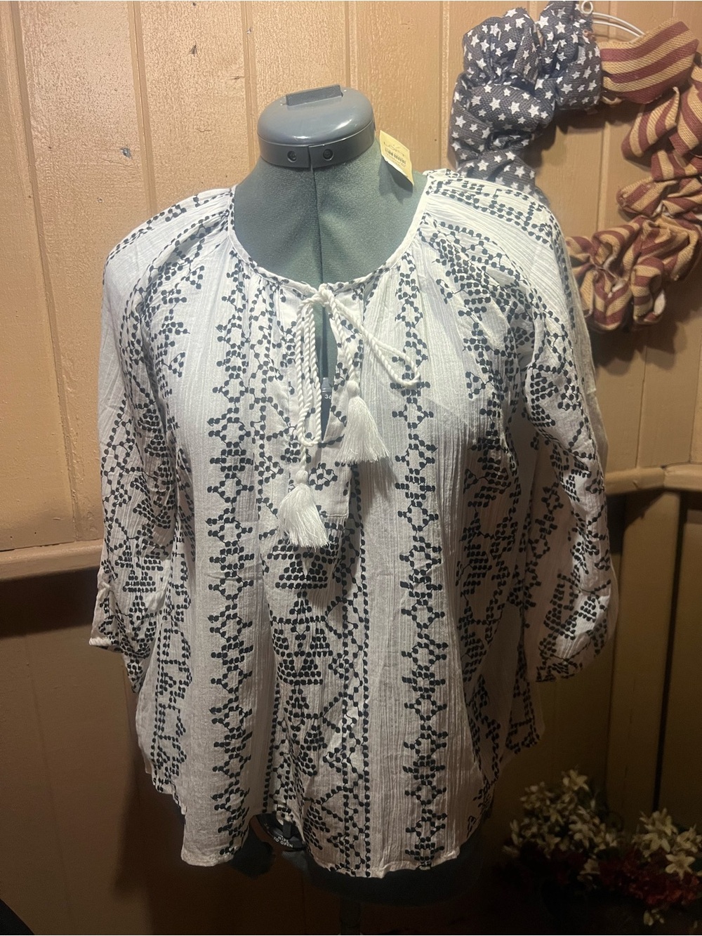 NWT LOFT White Tunic with Black Geometric Embroidery BOHO STYLE 100.% cotton